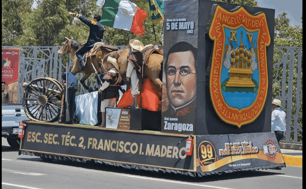 Con gran participación Desfile Cívico Militar en Puebla