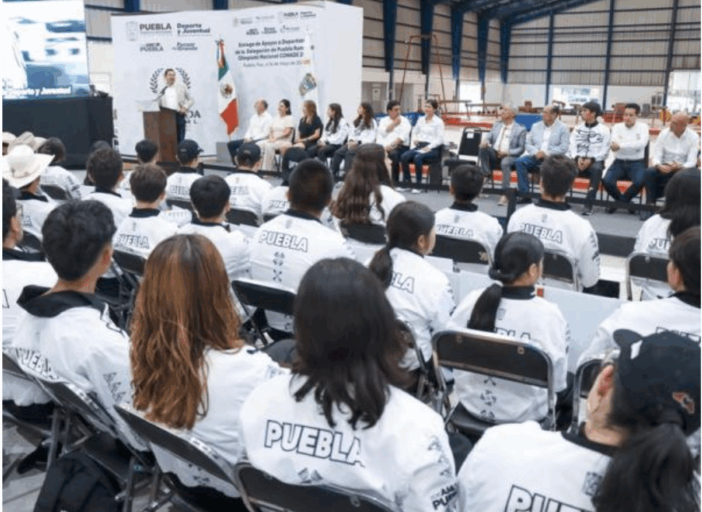 Puebla entrega estímulos a delegación rumbo a la Olimpiada CONADE 2025