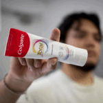 México ordena retirar el dentífrico Colgate Total Clear Mint por un aviso de riesgo sanitario