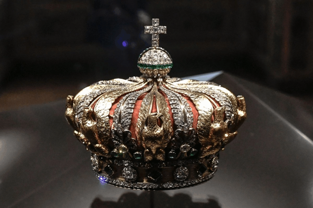 Joyas robadas del Louvre no estaban aseguradas por decisión del gobierno francés