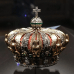 Joyas robadas del Louvre no estaban aseguradas por decisión del gobierno francés