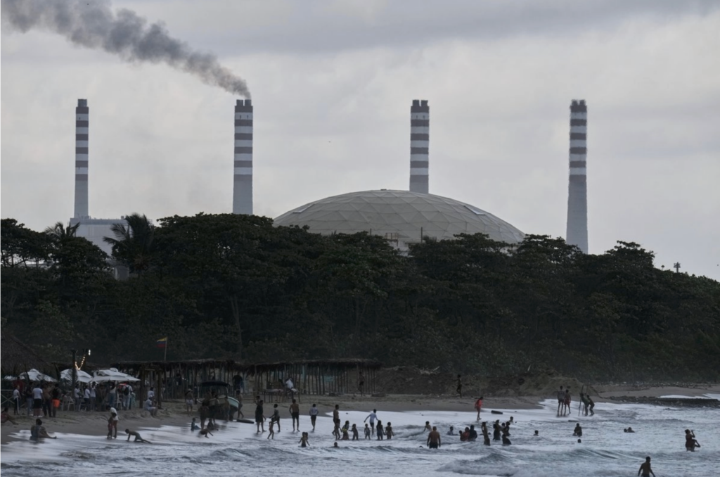 Estados Unidos persigue buque petrolero cerca de Venezuela en escalada contra el régimen de Maduro