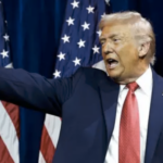 Trump declara “irrelevante” el T-MEC durante visita a planta de Ford en Detroit