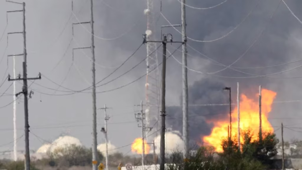 Incendio en Refinería Olmeca de Dos Bocas deja cinco muertos, entre ellos una trabajadora de Pemex