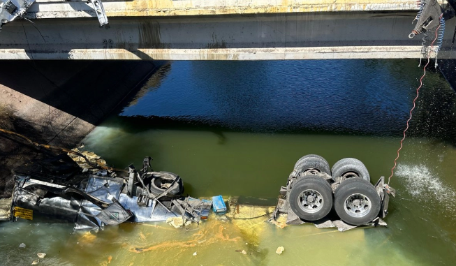 Conagua emite alerta por derrame químico en Canal Alto, al sur de Sonora