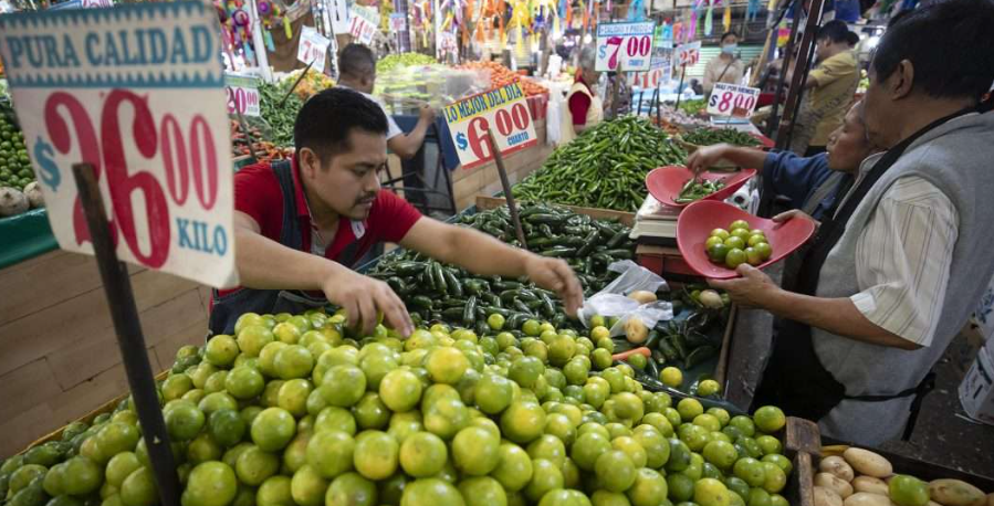 Inflación se modera a 4.53% en la primera mitad de abril, reporta Inegi
