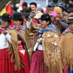 El presidente de Bolivia rebaja su salario a la mitad en medio de protestas y bloqueos