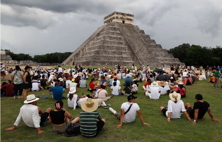 Gobierno de Yucatán abre mesa de diálogo con artesanos, tras toma de Chichén Itzá