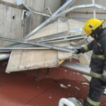 Protección Civil estatal atiende contingencia por fuertes vientos en Hospital de Traumatología