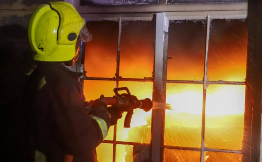 Al menos 16 niñas muertas y 74 heridas en incendio en Kenia