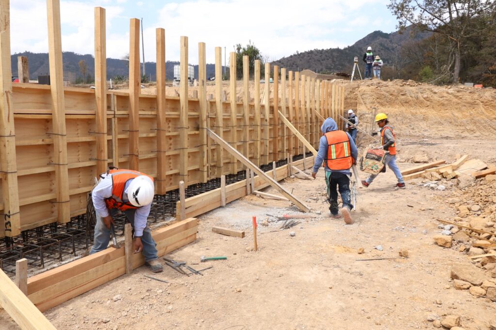 Avanza Gobierno Estatal en la construcción del CITRAA en Aquixtla