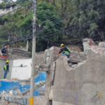 Avanza demolición de 60 viviendas en la «Zona Cero» del cerro del Chiquihuite