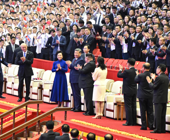 Xi Jinping llega a Corea del Norte para conversar con Kim Jong-un