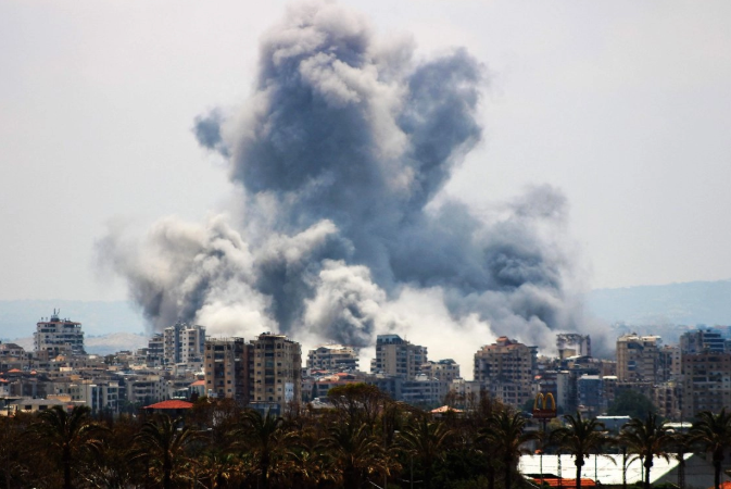 Se rompe tregua entre Irán y EU; intercambian bombardeos