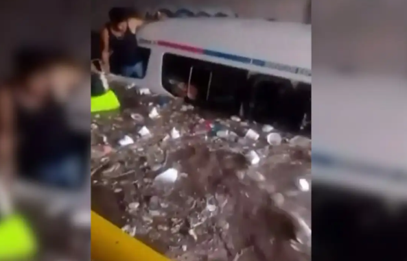 Lluvias inundan y colapsan vialidades en cinco municipios del Edomex
