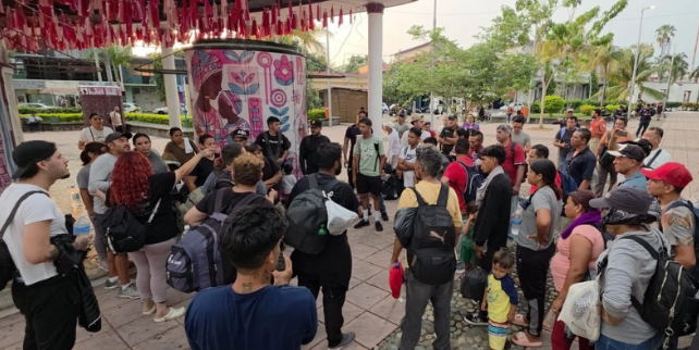 Migrantes en Tapachula preparan tercera caravana del año