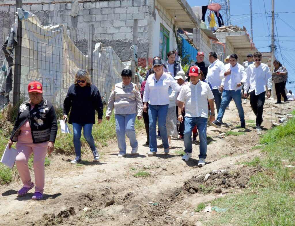Entrega Secretaría de Bienestar cuartos dormitorio en Tehuacán